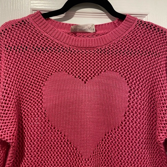 NWT No Boundaries Size S Pink Mesh Long Sleeve Crew Neck Pullover Heart Sweater - Picture 4 of 10